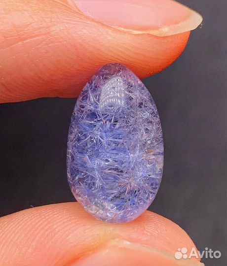 Редкий кварц с дюмортьеритом натуральный