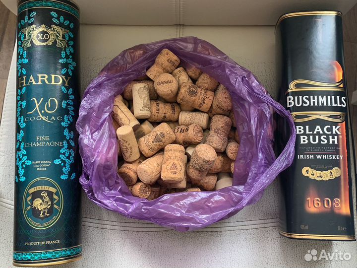 Винные пробки, футляры из под коньяка, виски