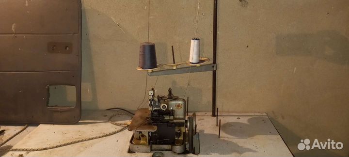 Швейная машина, оверлок