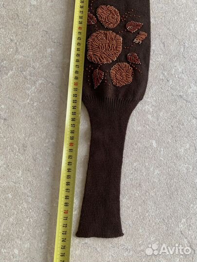 Вязаная повязка на голову с бисером