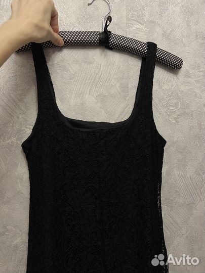 Платье на бретельках кружево