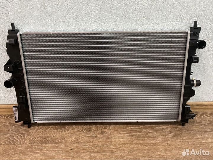 Радиатор chevrolet cruze дизель 2 литра Оригинал