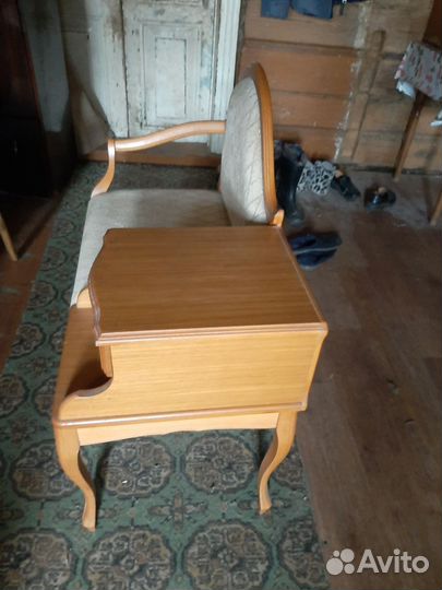 Банкетка в прихожую с ящиком и спинкой