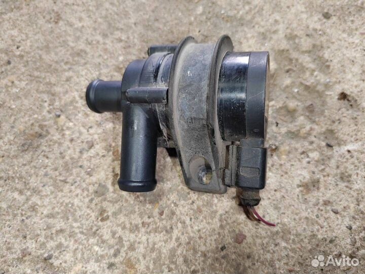 Насос антифриза дополнительный Audi Q5 8R 2012