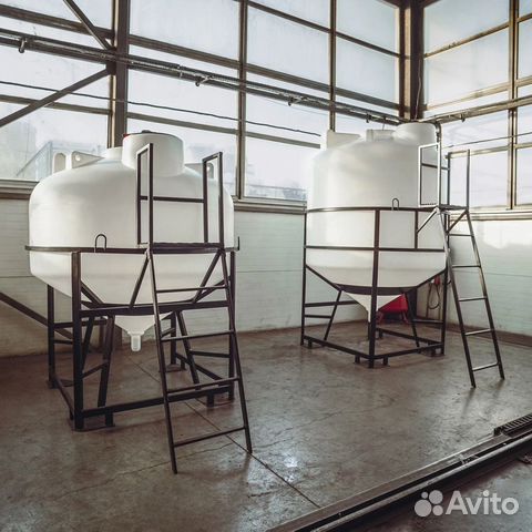 Емкость пластиковая конусная с полным сливом