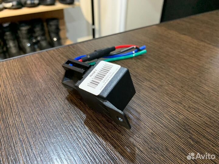 Трекер отслеживания GPS в корпусе реле на мото