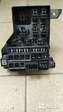 Блок предохранителей моторного отсека Volvo S 40 I