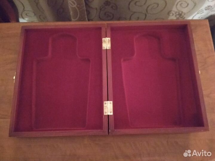 Деревянная коробка для бутылки коньяка