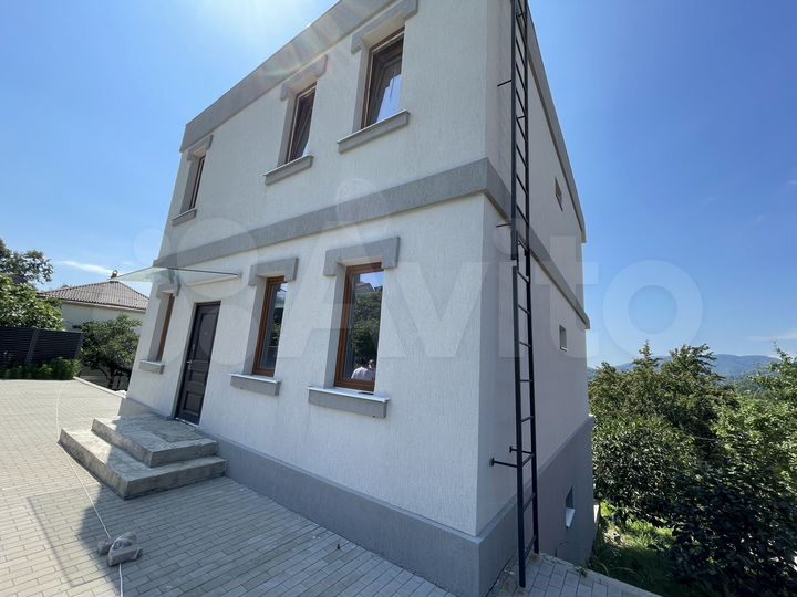 Дом 250 м² на участке 6 сот.