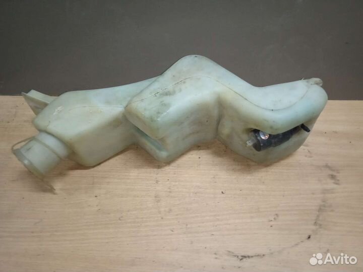 Расширительный бачок с мотором bmw 5 E34 бмв 5 E34