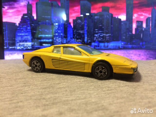 Ferrari Testarossa 1/43 Bburago (сделано в Италии)