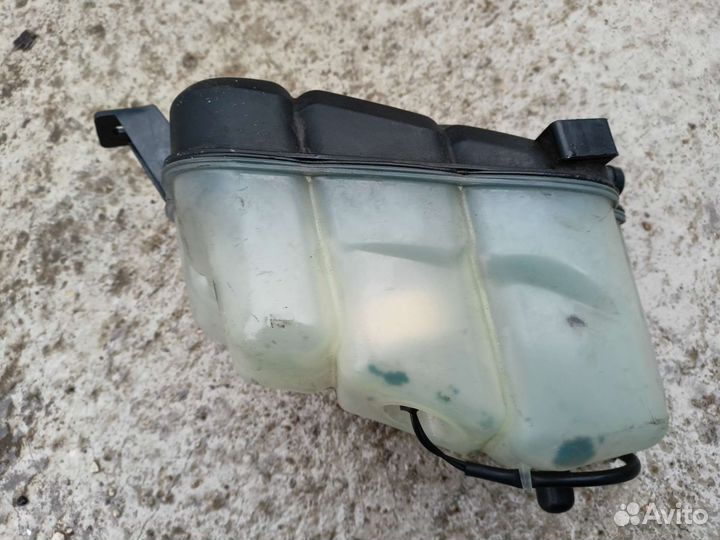 Бочек охлаждения Вольво s80