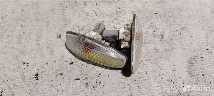 Повторитель на крыло белый KIA Picanto 04-07