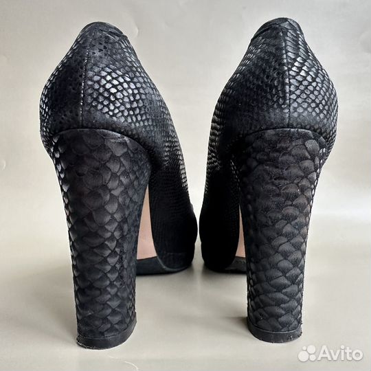 Туфли женские 38 нарядные на танкетке