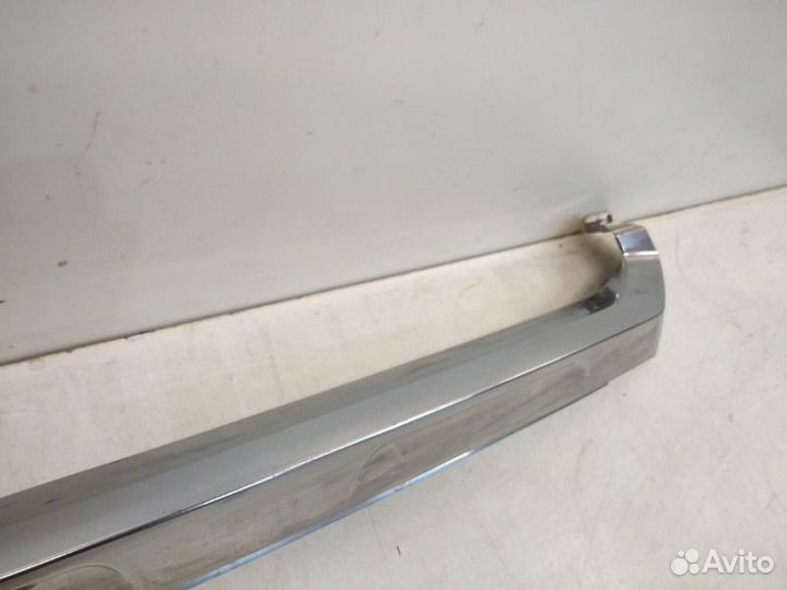 Молдинг решетки радиатора передний Lexus Rx 4