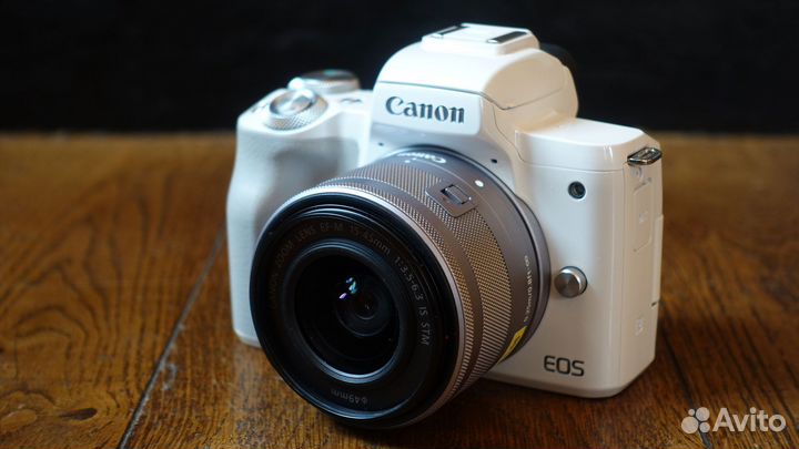 Canon EOS m50