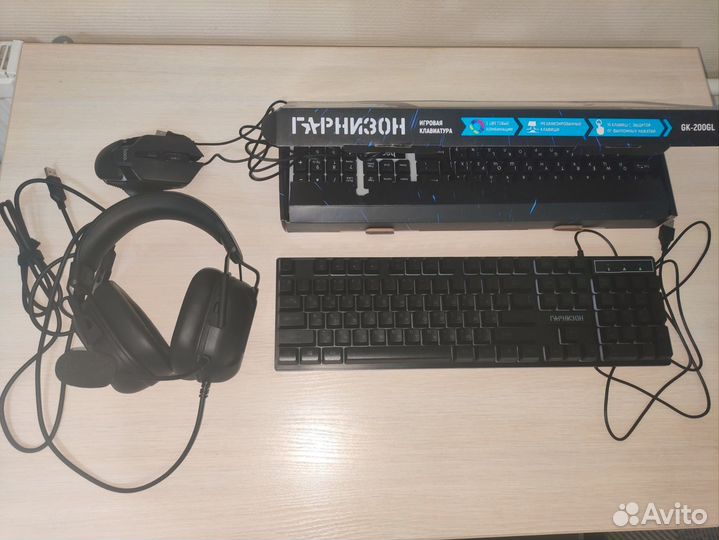 Игровые наушникии клавиатуры