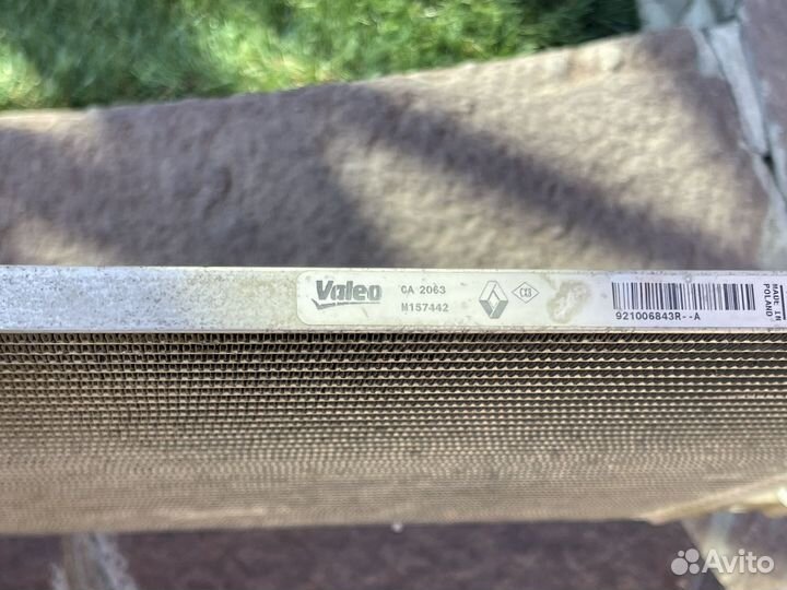 Продаю радиатор кондиционера на Renault Logan