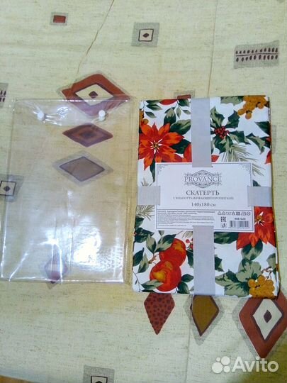 Скатерть с цветами и фруктами, новогодняя