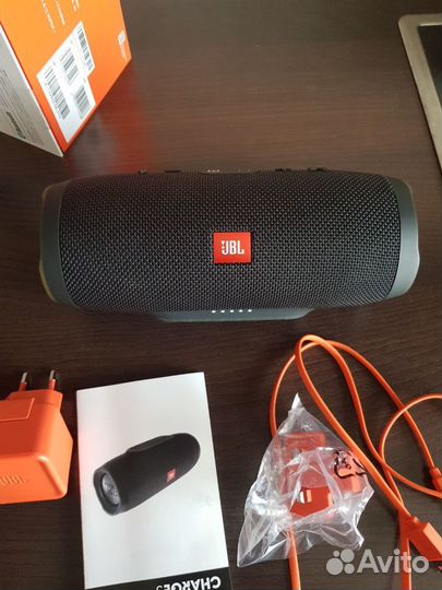 Колонка jbl charge 3