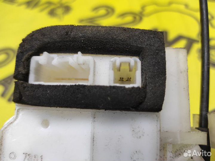 Замок двери передний правый Subaru Impreza GH3