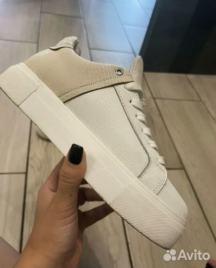 Кроссовки женские натуральная кожа белые 38