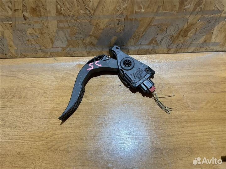 Педаль газа Audi A5 8T 2.0 CDN 2012