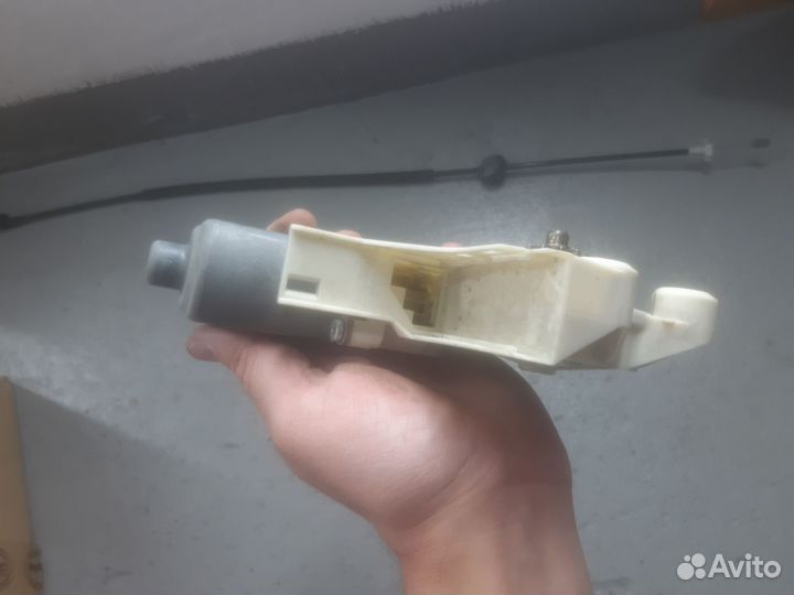 Фокус 2 стеклоподьемник