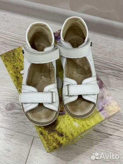 Сандалии для девочки