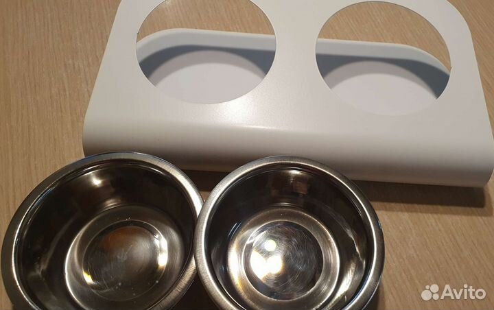 Двойная миска на подставке + подарок Перчатка