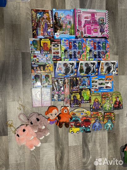 Игрушки одним лотом