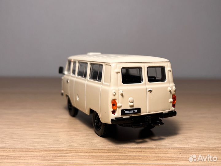 Модель УАЗ 452 В Буханка 1:43