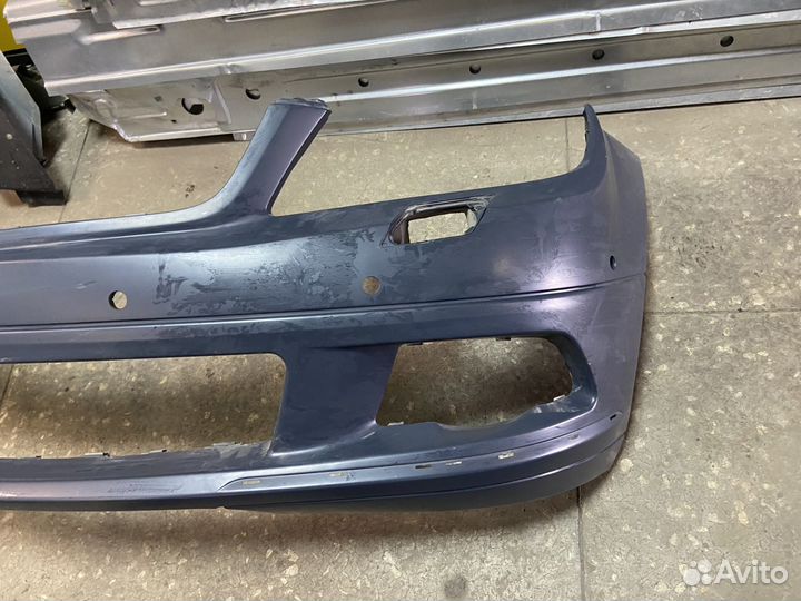 Бампер передний Mercedes W204