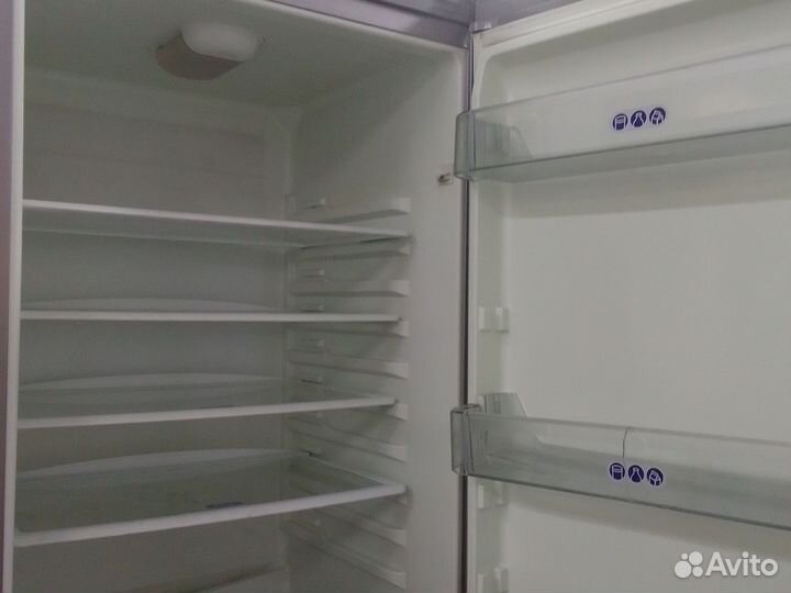 Холодильник б/у whirlpool 200 см