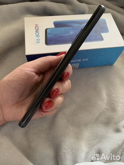 Телефон Honor 9х