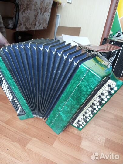 Баян разные