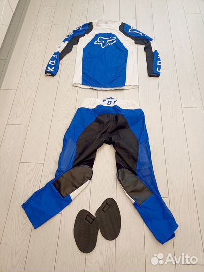 Кроссовый костюм