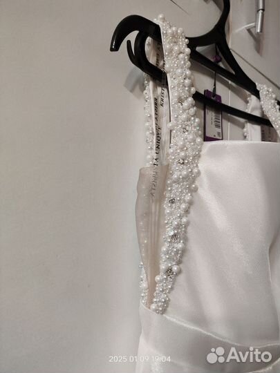 Свадебное платье 42 44 бу