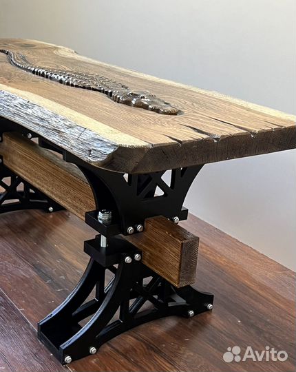 Журнальный столик в стиле лофт