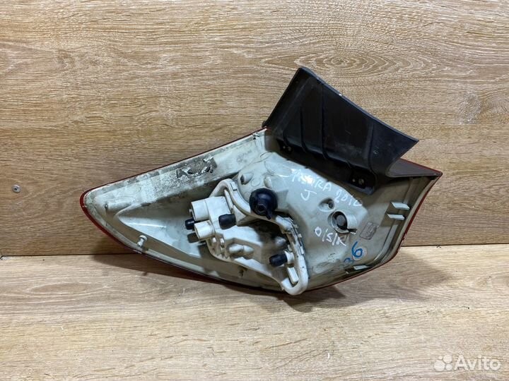 Фонарь задний правый Opel Astra J 110336