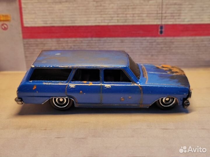 Модель автомобиля hot wheels 1:64