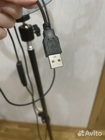 Кольцевая лампа со штативом