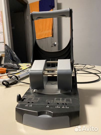 Дырокол для бумаги