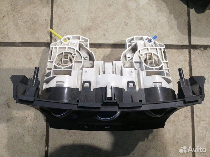 Блок управления печкой Mazda 3 BL 1.6 Z6 2013