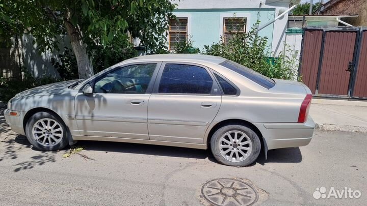 В разборке volvo s 80