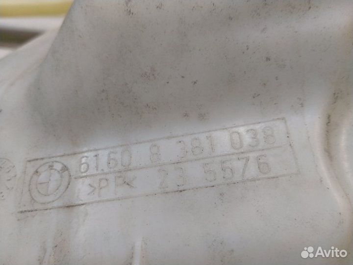 Бачок омывателя Bmw 523I Левый Руль Пробег:38000