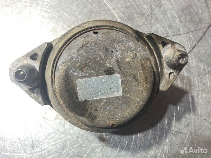 Подушка крепления двигателя Mercedes C-Class W204