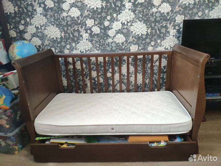 Детская кровать с матрасом