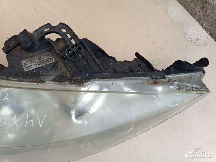 Фара Peugeot 207