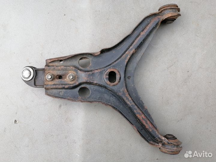 Рычаг подвески передний Audi 80 B3